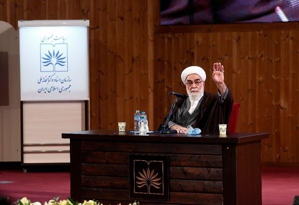 تلاش ها و مجاهدت عالمان دین پشتوانه انقلاب اسلامی است