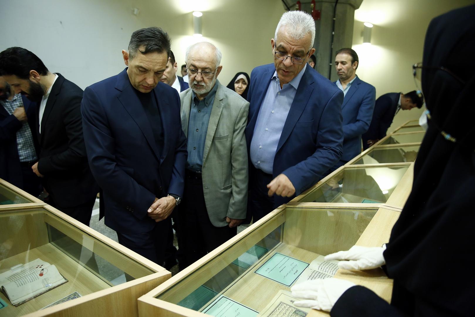 هیئت بلندپایه صربستان از کتابخانه ملی ایران بازدید کردند