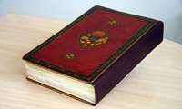 مرمت و بازسازی نسخه خطی «زادالمعاد» و كتاب « history of Persia»