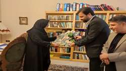  حضور مدیر منطقه شرق کشور در منزل زنده یاد دکتر محمود روحانی و دیدار با خانواده ایشان