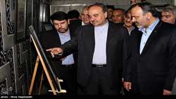 معاون رئیس‌جمهور از نمایشگاه «هشتاد سال تلاش در نکوداشت مقام فردوسی» بازدید کرد