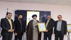 در بیست و پنجمین  نشست تاریخ یزد از اسناد هویتی تعدادی از مشاهیر و مفاخر استان رونمایی شد.