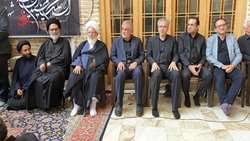 حضور مدیر کل اسناد و کتابخانه ملی استان یزد به همراه جمعی از مسئولین  در مراسم ۱۳ محرم مسجد ملا اسماعیل