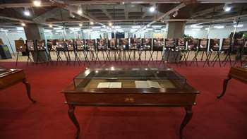 تصاویر بازدید کنندگان نمایشگاه جلوه هایی از محرم